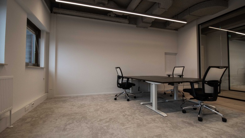 Office with desks joop geesinkweg