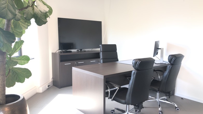 desks in office weteringschans