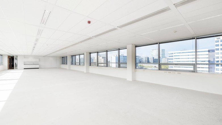 Empty office transformatorweg