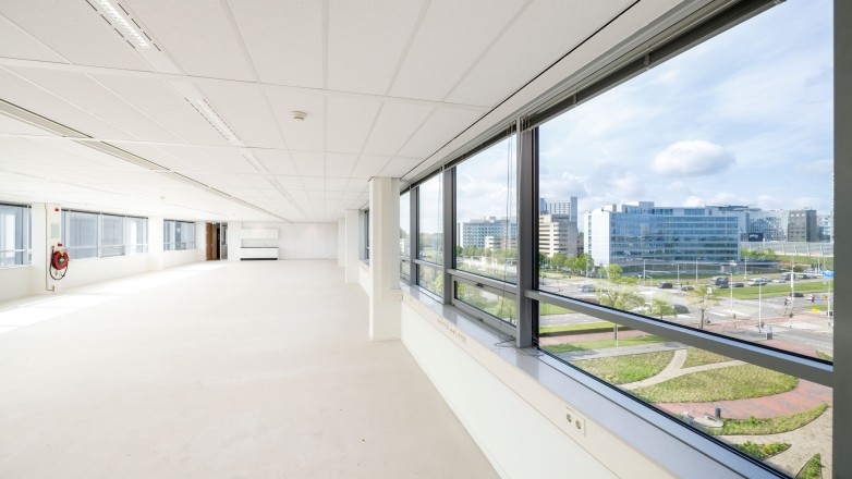 Conventional office with view transformatorweg