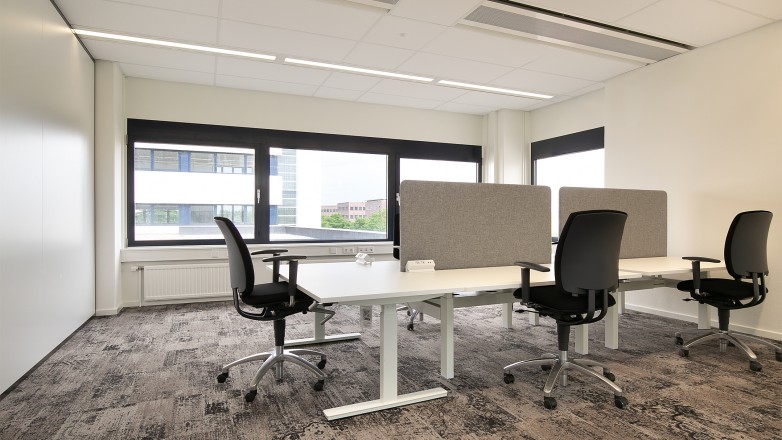 Office space with desks Rijnzathe