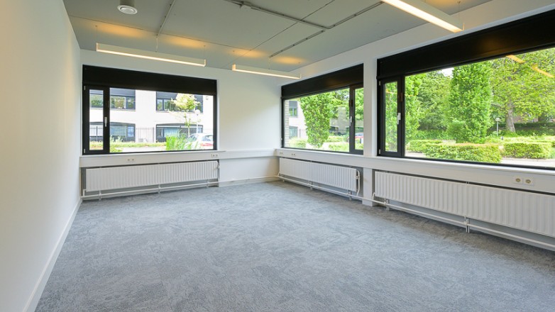 Large windows office space burgemeester verderlaan