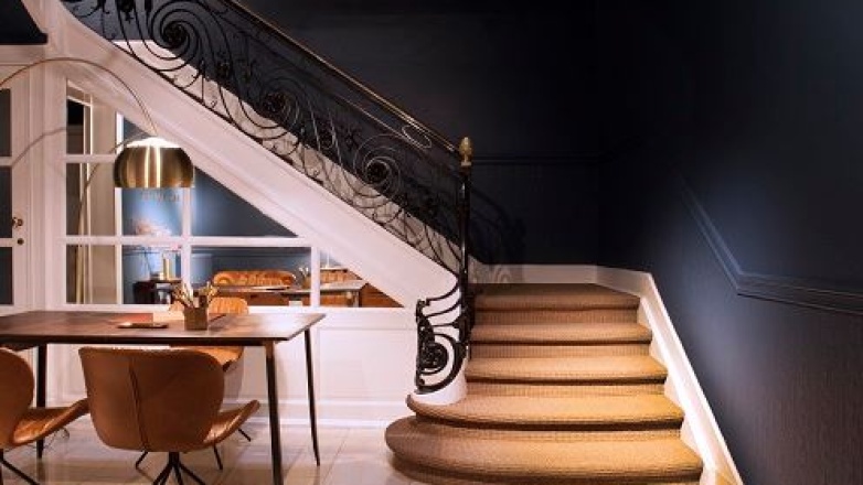 Hallway and stairway Rue Père de Deken 14