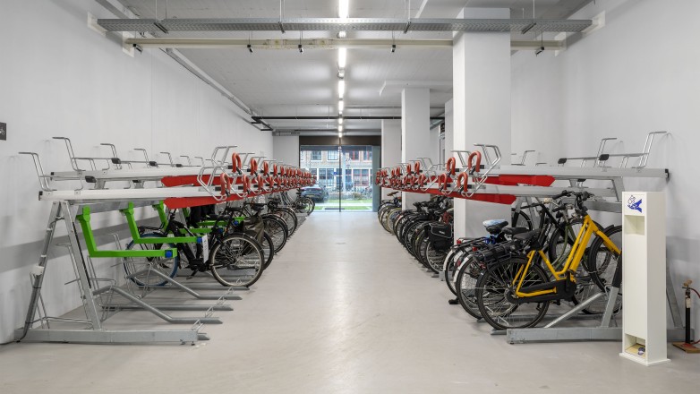 Bike storage Grote Bickersstraat