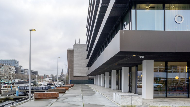 Front of building Grote Bickersstraat