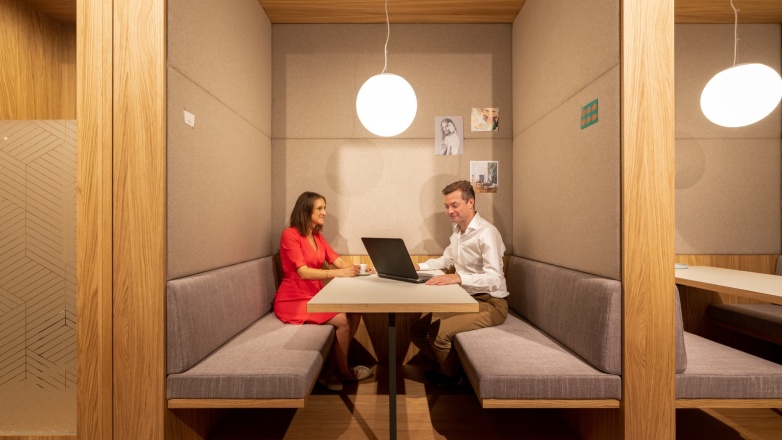 Small open meeting space Gaston Crommenlaan 8