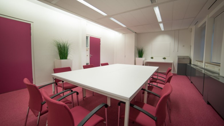 red meeting room Atoomweg 6B