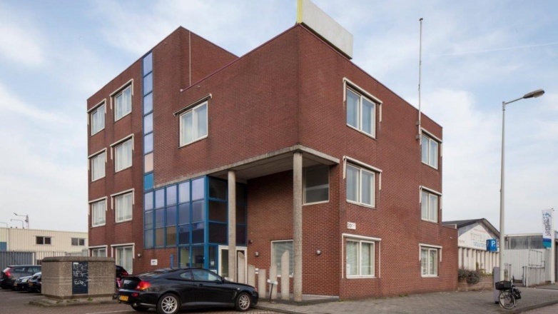 Foto 1 van Van der Madeweg 20 in Amsterdam