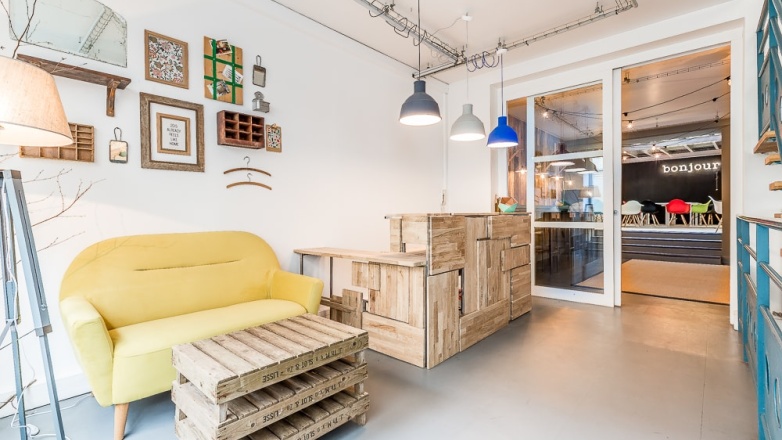 Photo 13 of 60 Rue de la Jonquière in Paris