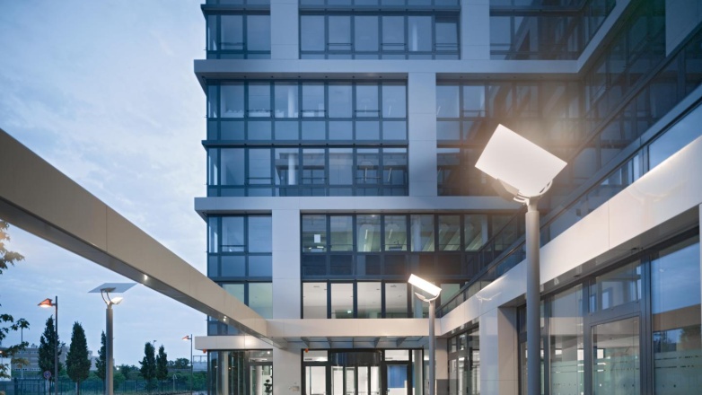 Foto 1 der De-Saint-Exupéry-Straße 10 in Frankfurt am Main