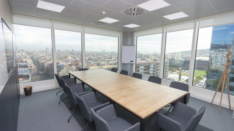 Large meeting room Carrer de Tarragona 161