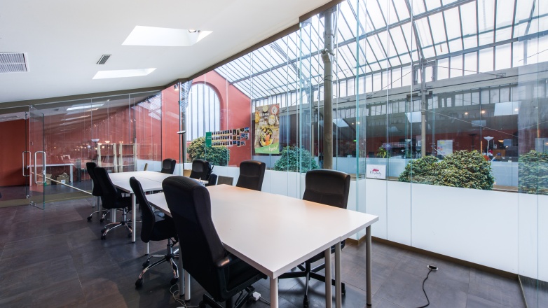 Office with atrium view 5 place de la bataille de Stalingrad