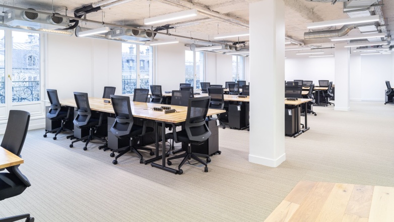 Open office 106 Boulevard Haussmann 