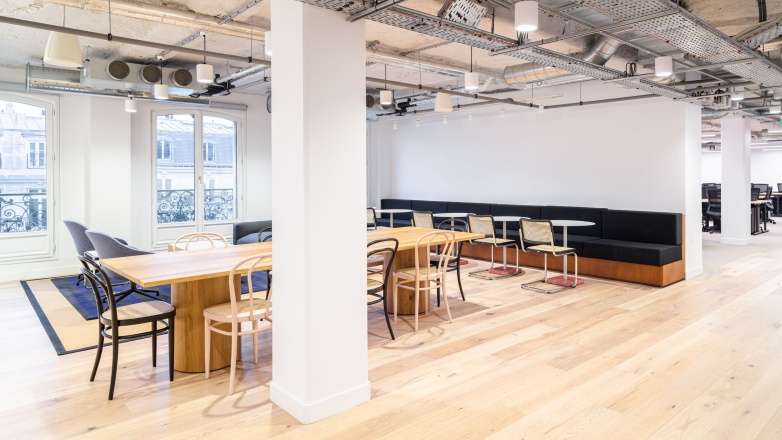 General area 106 Boulevard Haussmann 