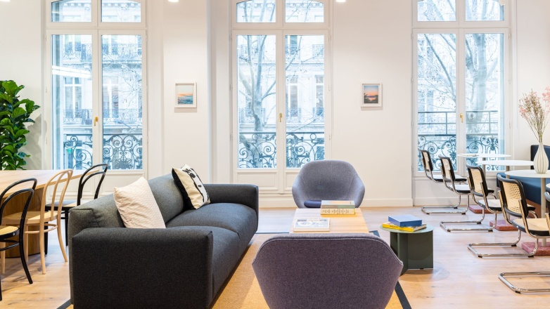 Communal area 106 Boulevard Haussmann 