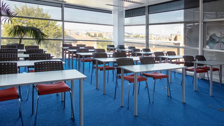 Classroom with view Calle de Anabel Segura 10