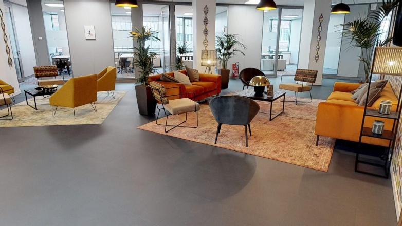Lounge and multiple workplace rooms 24 Boulevard Gallieni