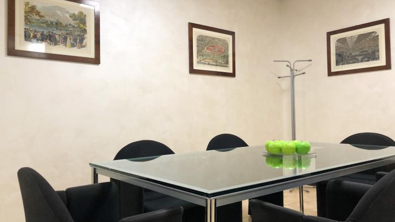 Small meeting room Via Valla 16