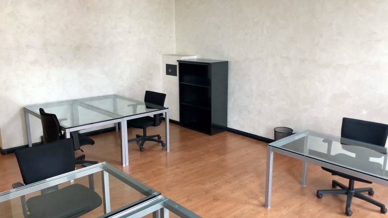 Seperate office space 2 Piazza della Repubblica 32