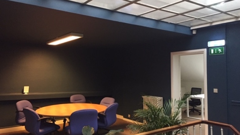 Hallway with meeting table Rue Père de Deken 14