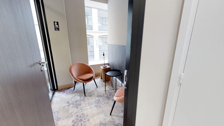 Small meeting room 104 boulevard Sébastopol