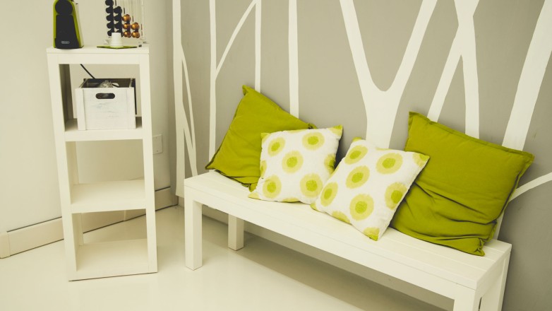 White furniture relax corner Via Bronzino 11