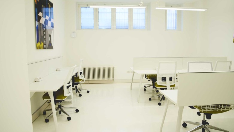 Open office space multiple workplaces 2 Via Bronzino 11