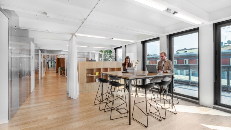 communal area Corso Europa 15