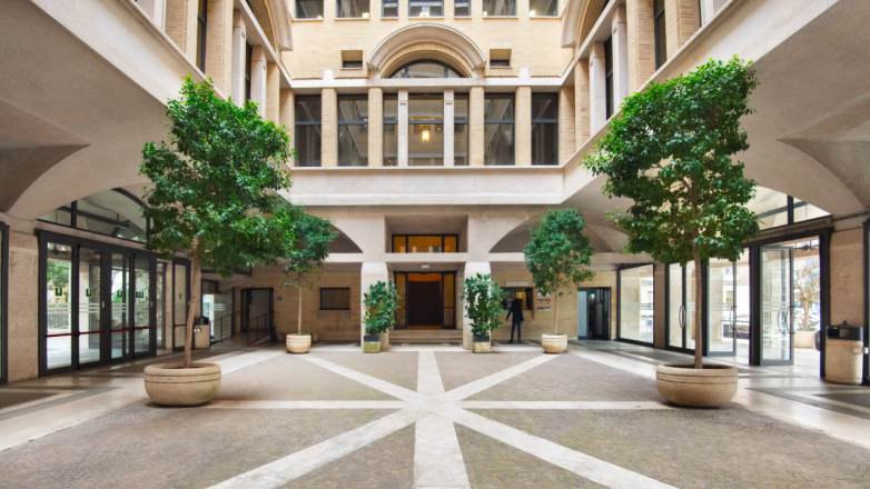 Spacious Hallway Piazzale Luigi Sturzo 15