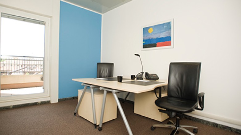 small office Via Santa Maria Valle 3
