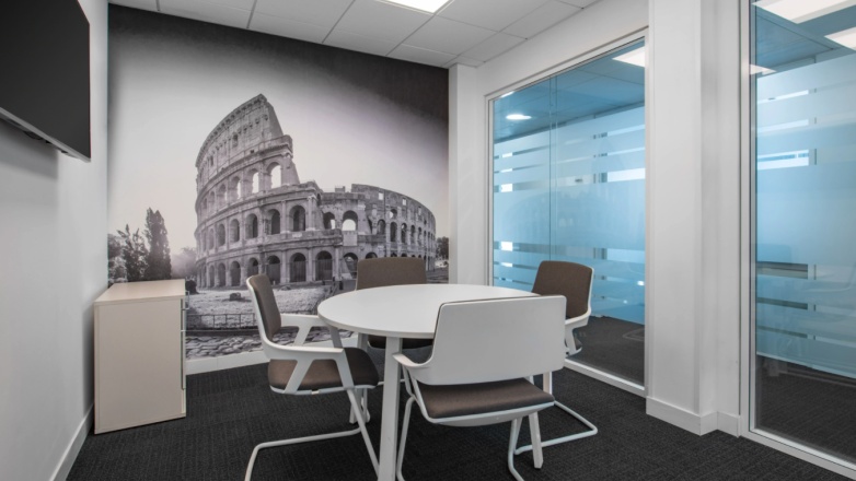 Small meeting room Via Vincenzo Bellini 22