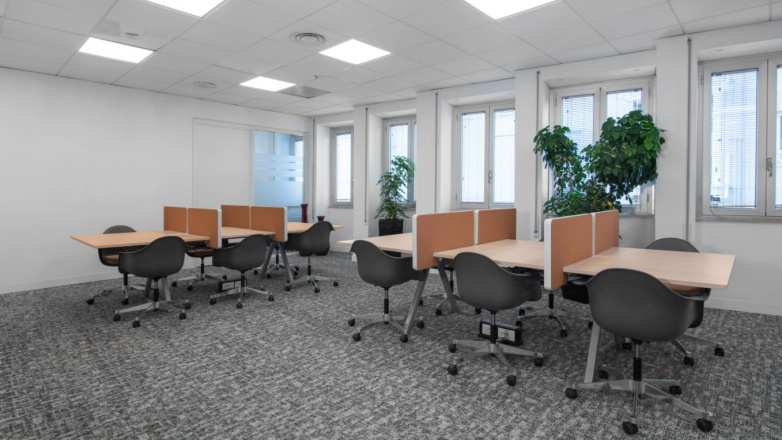 Open office space Via Vincenzo Bellini 22