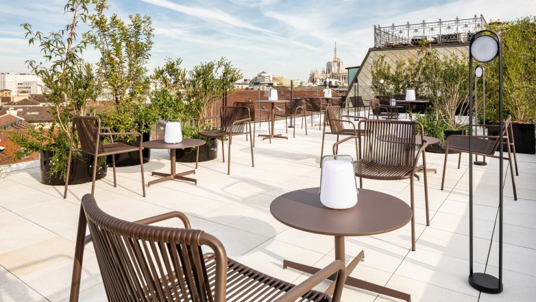 Rooftop Outdoor relaxing area Via Dante 7