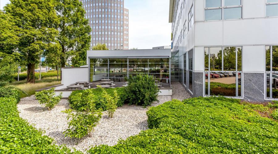 Office with garden outdoor workplaces