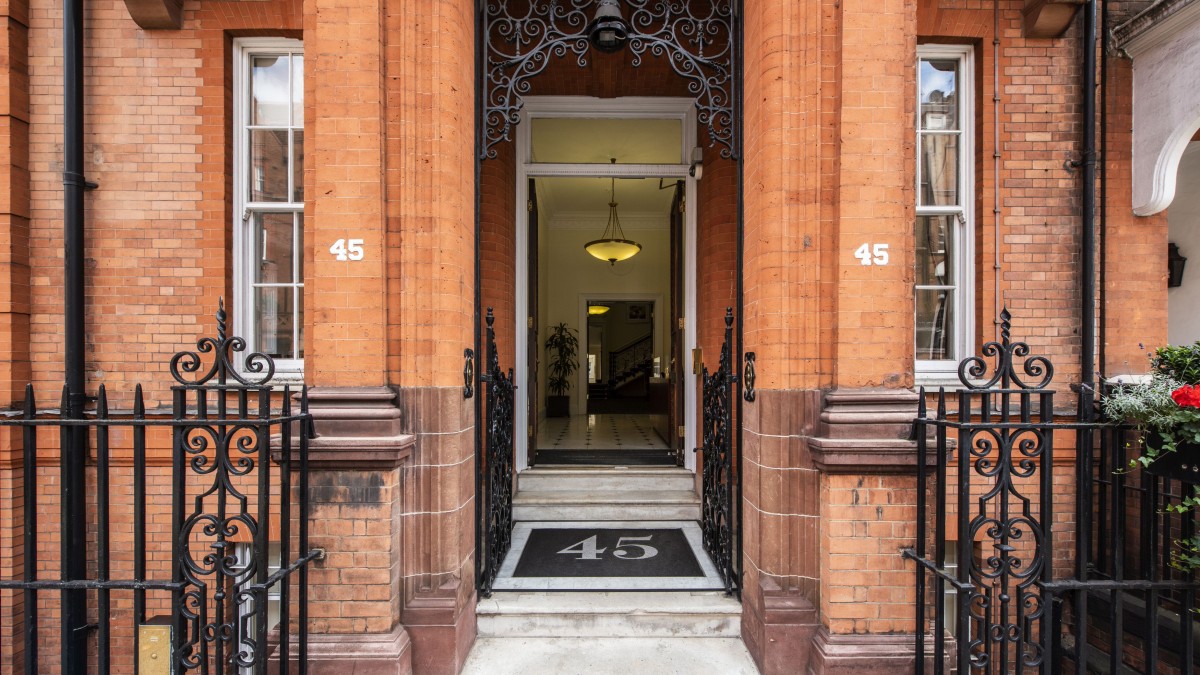 Office space for rent 45 Pont Street, London