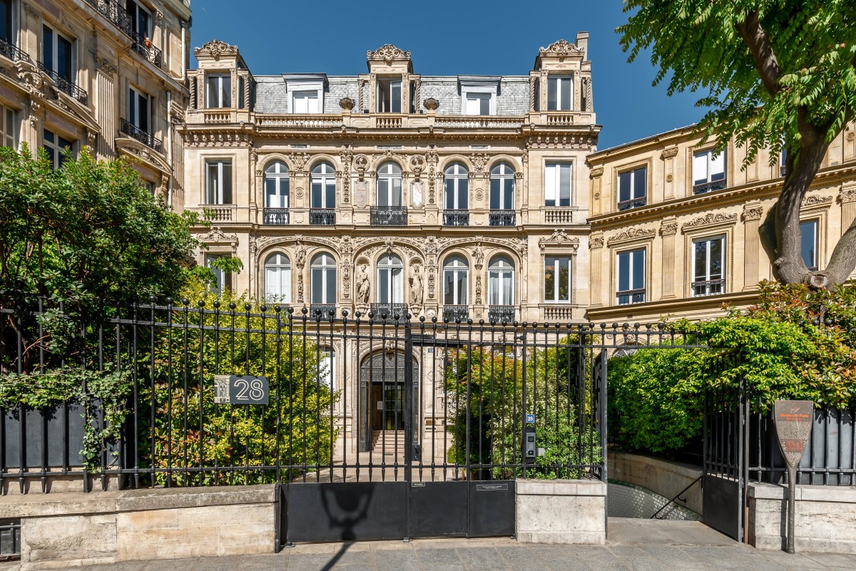 Bureau à louer: 28 Place Saint Georges, Paris