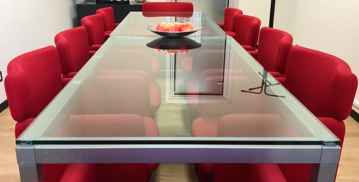 Office Space For Via Camillo Finocchiaro Aprile 14 Milan Via Camillo Finocchiaro Aprile 14, Camillo Frosted Glass White Extending Dining Table